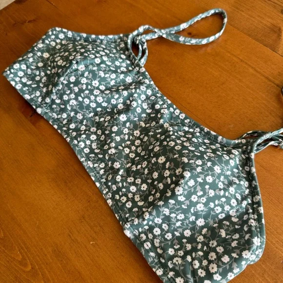 CUPSHE Dark Green Floral Bikini - Picture 3 of 9